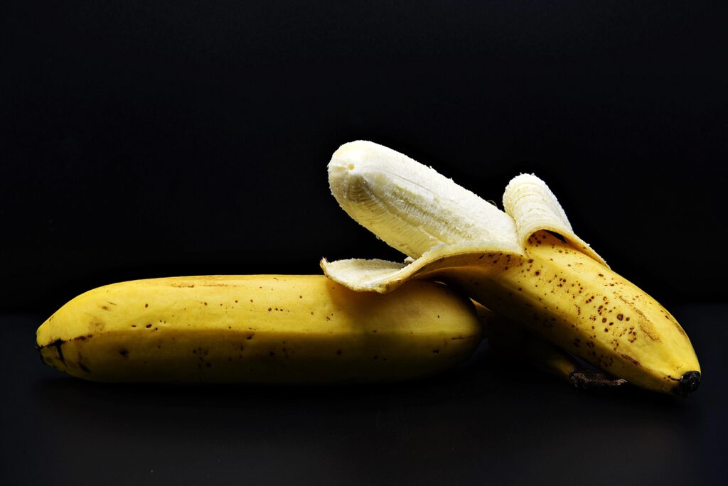 https://pixabay.com/de/photos/banane-obst-vitamine-gesund-s%c3%bc%c3%9f-6171223/