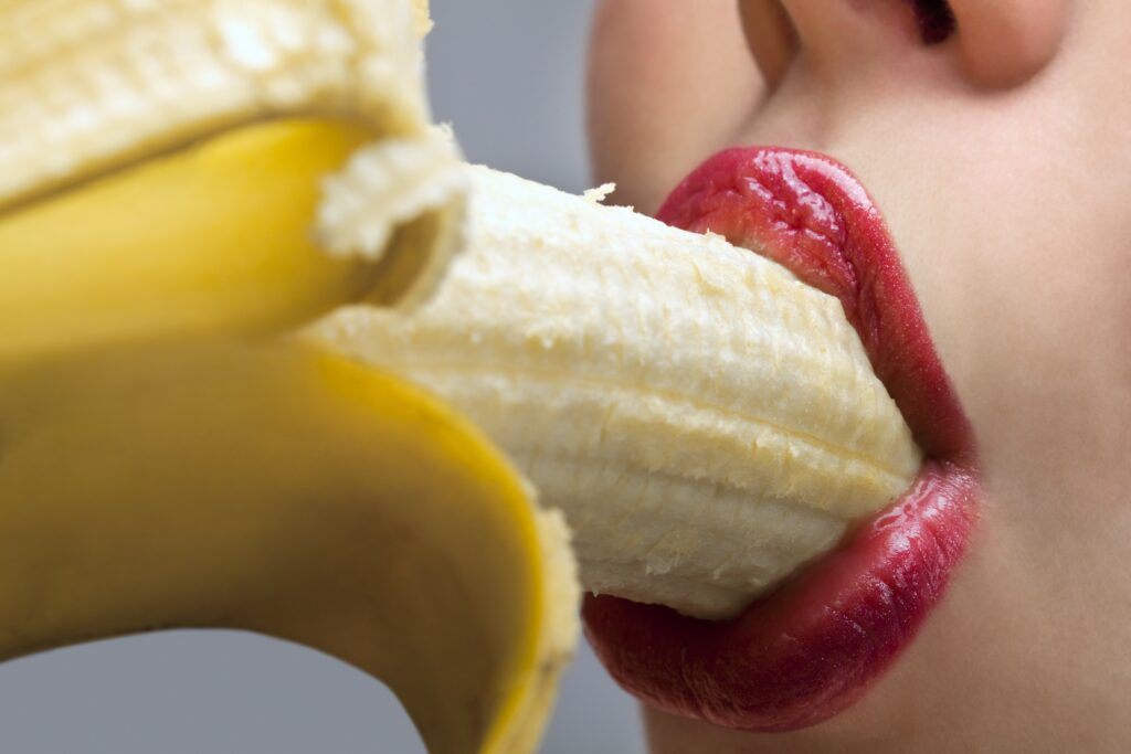 https://pixabay.com/de/photos/banane-lebensmittel-essen-geniessen-3314084/